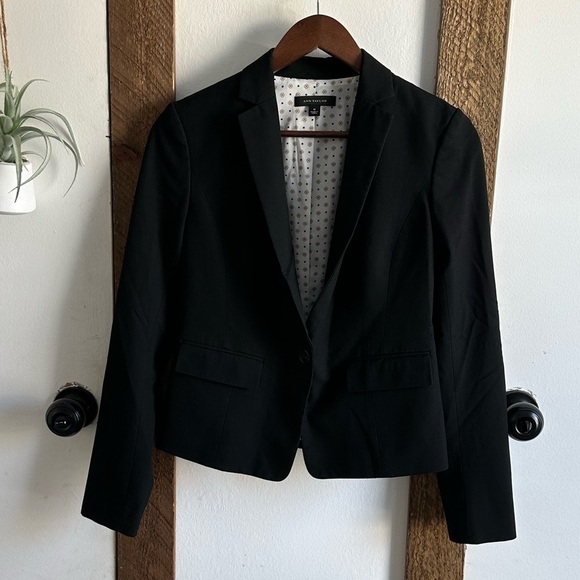 Like New Ann Taylor Women's Long Sleeve Single Button Blazer Business Black Sz 0 - Picture 12 of 16